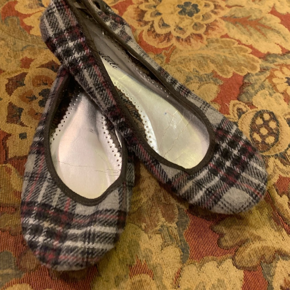 Aeropostale Plaid Shoes size 8